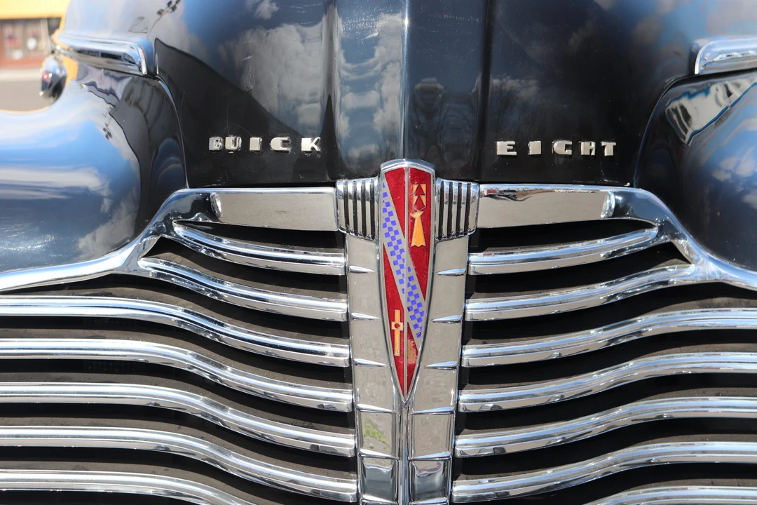 1941 Buick Roadmaster - Image 16 of 31