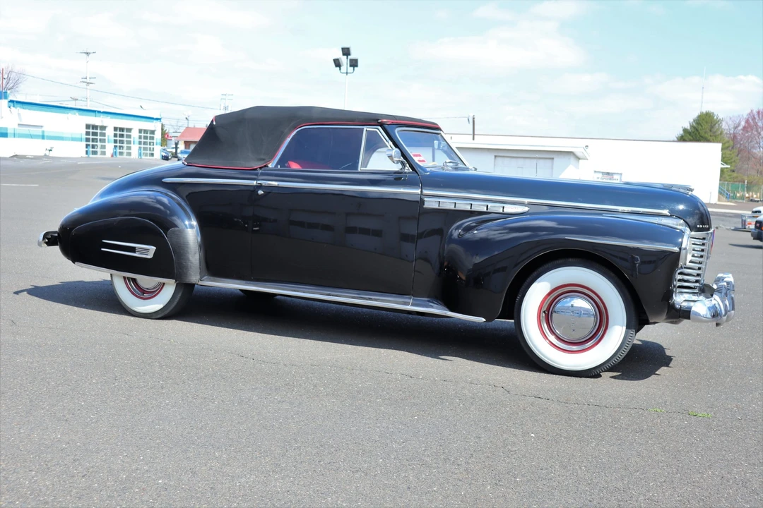 1941 Buick Roadmaster - Image 9 of 31