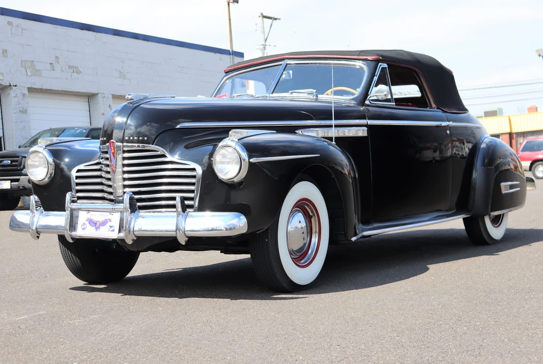 1941 Buick Roadmaster - Image 2 of 31