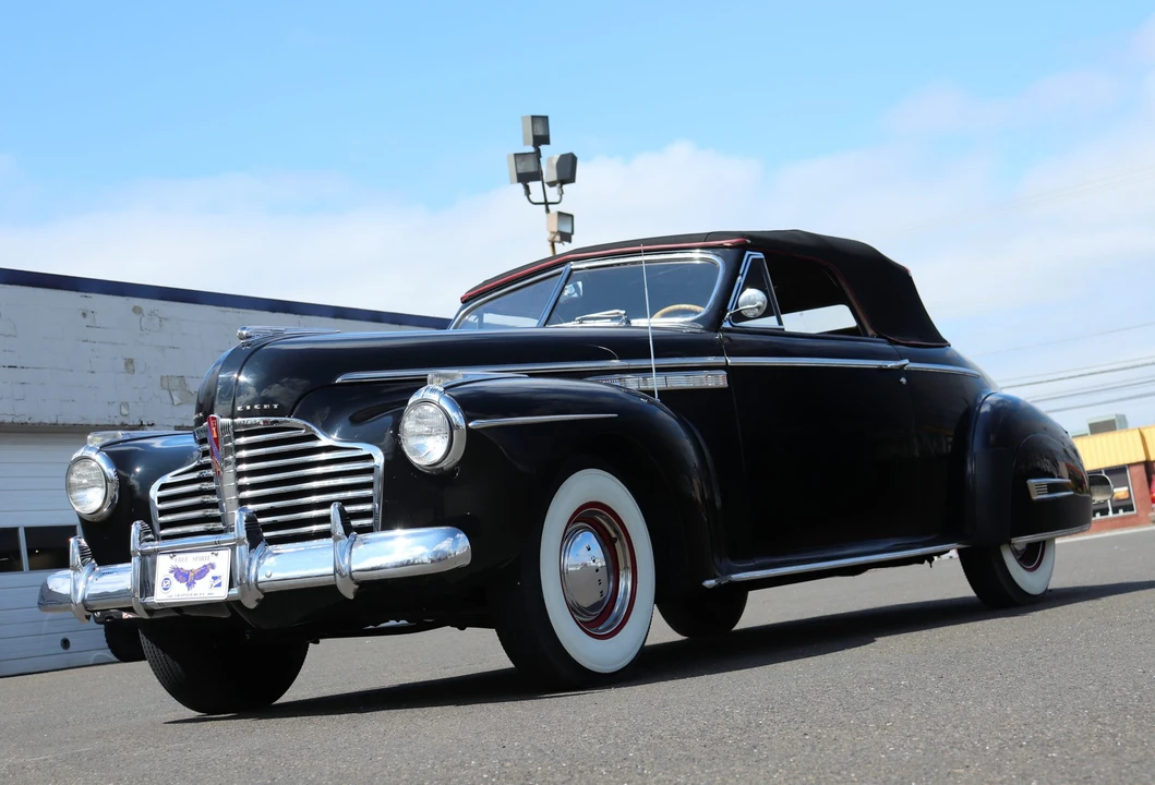 1941 Buick Roadmaster - Image 3 of 31