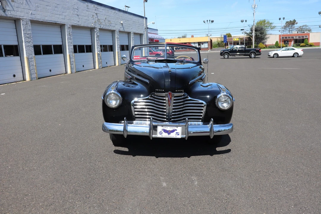1941 Buick Roadmaster - Image 11 of 31