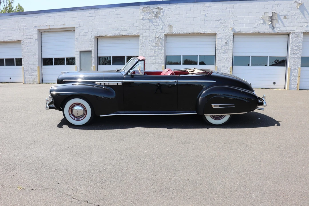 1941 Buick Roadmaster - Image 4 of 31