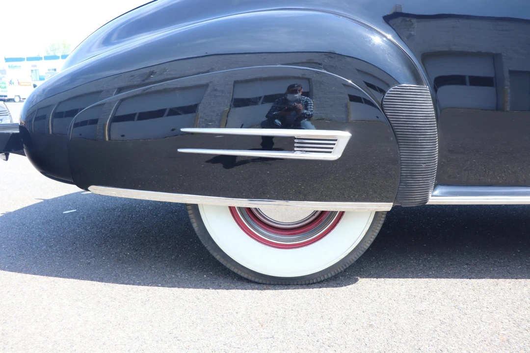 1941 Buick Roadmaster - Image 28 of 31