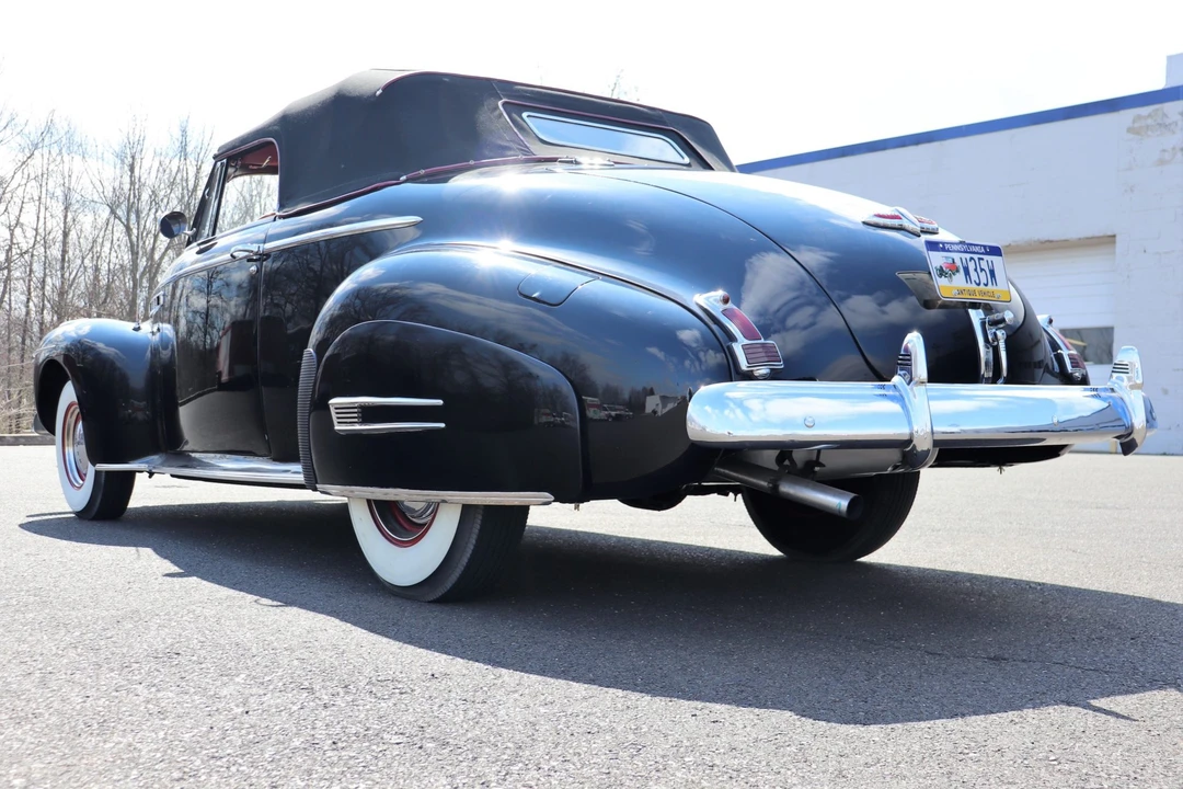 1941 Buick Roadmaster - Image 5 of 31