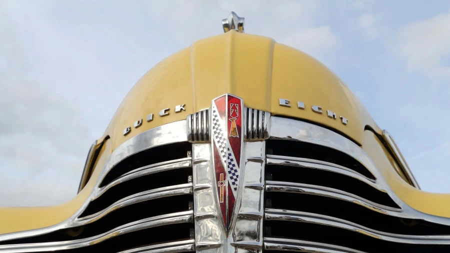 1941 Buick Roadmaster - Image 9 of 12