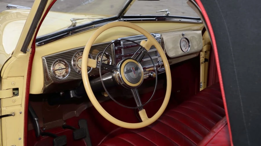 1941 Buick Roadmaster - Image 11 of 12