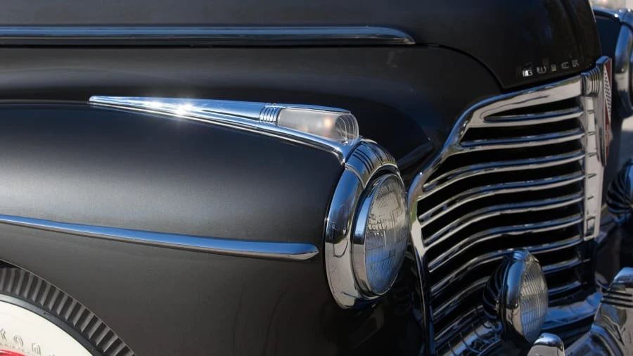1941 Buick Roadmaster - Image 9 of 12