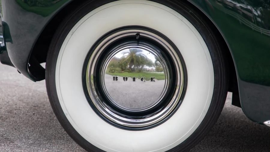 1941 Buick Roadmaster - Image 11 of 20