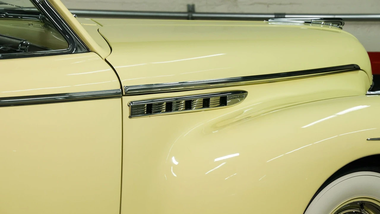 1941 Buick Roadmaster - Image 10 of 31