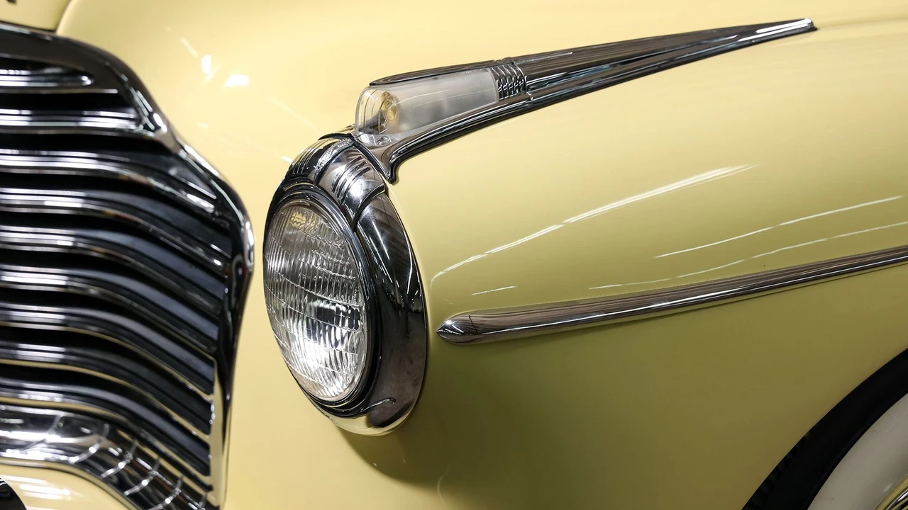 1941 Buick Roadmaster - Image 25 of 31