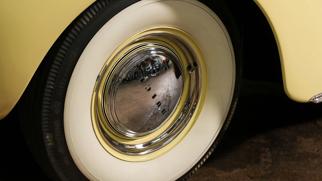 1941 Buick Roadmaster - Image 27 of 31