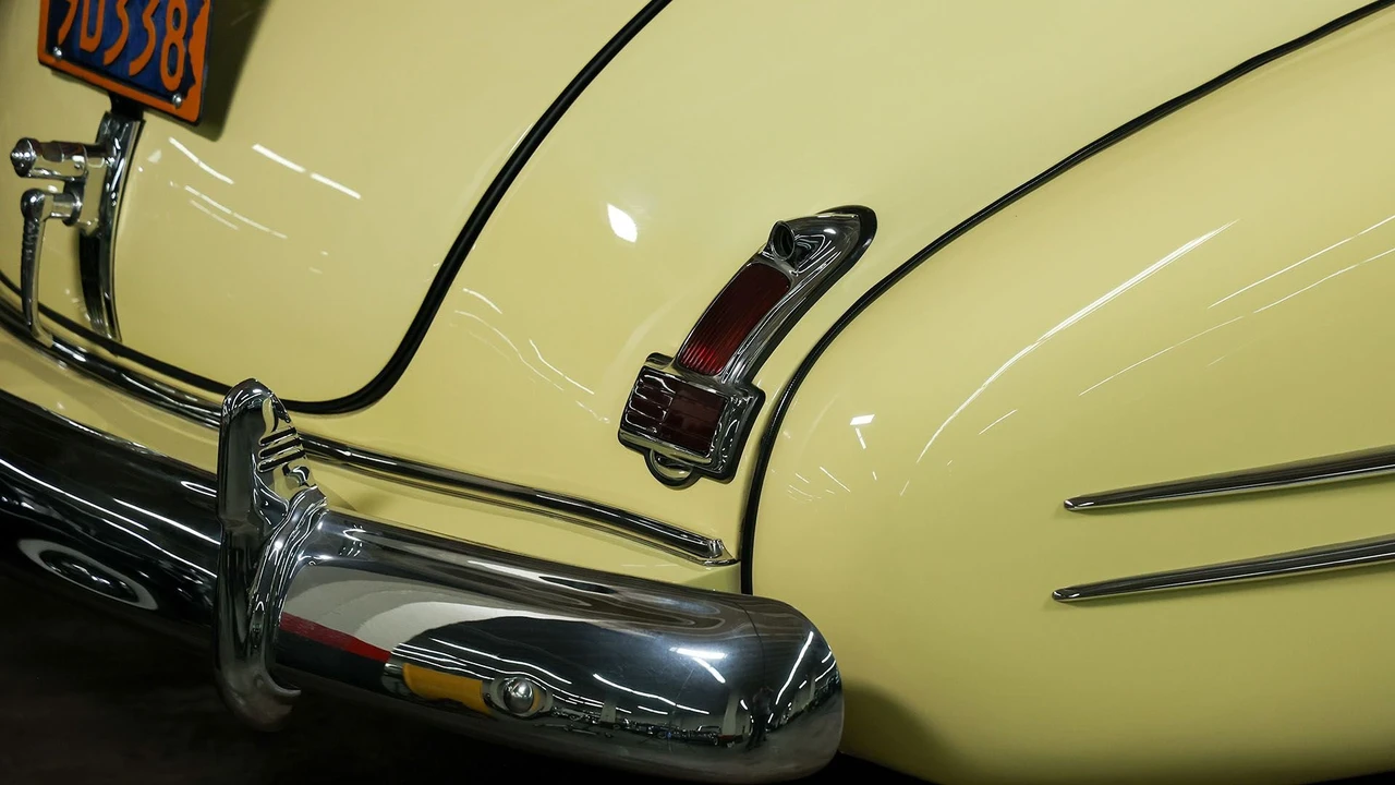 1941 Buick Roadmaster - Image 6 of 31