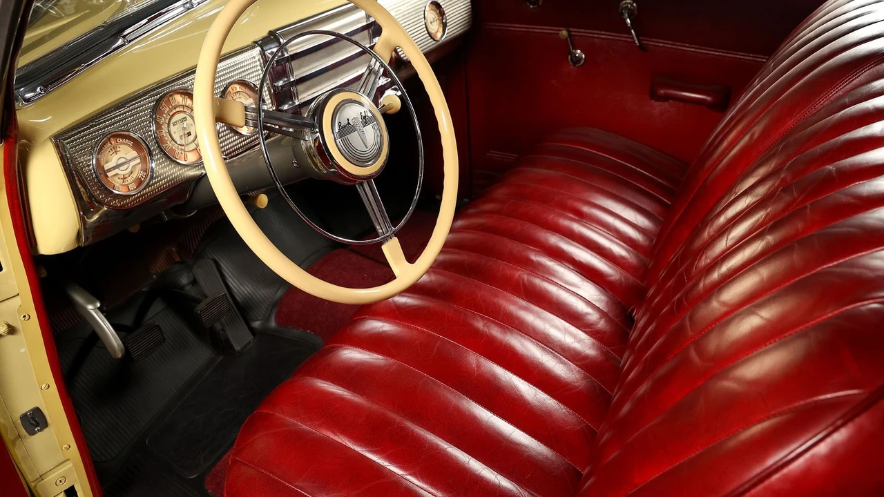 1941 Buick Roadmaster - Image 4 of 31