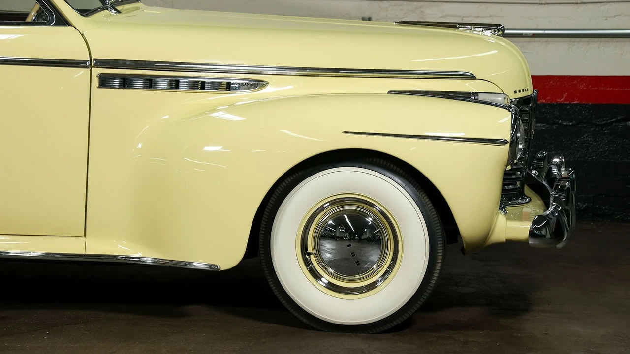 1941 Buick Roadmaster - Image 19 of 31