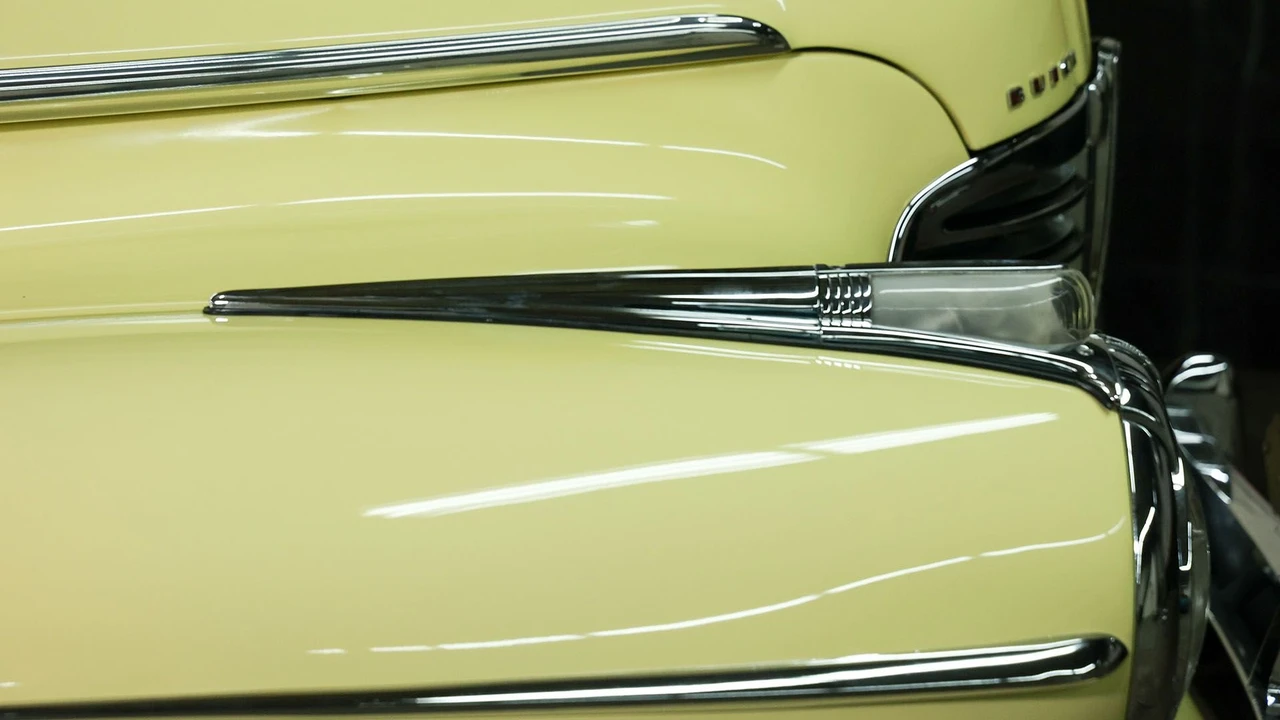 1941 Buick Roadmaster - Image 12 of 31