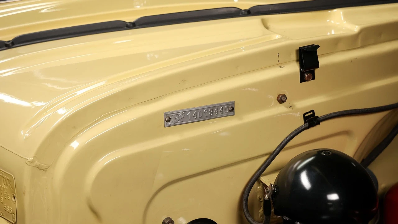 1941 Buick Roadmaster - Image 31 of 31