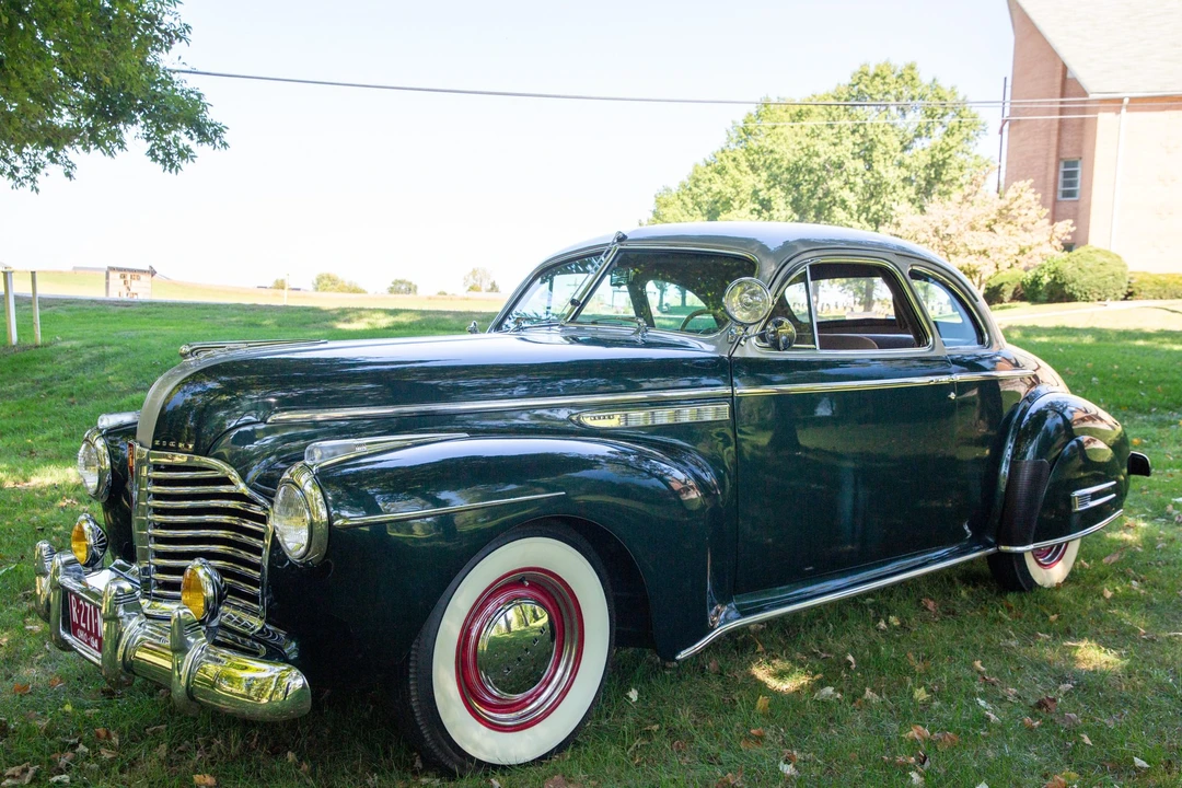 1941 Buick Super - Image 2 of 31