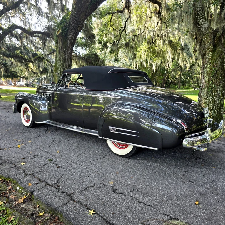 1941 Buick Roadmaster - Image 15 of 31