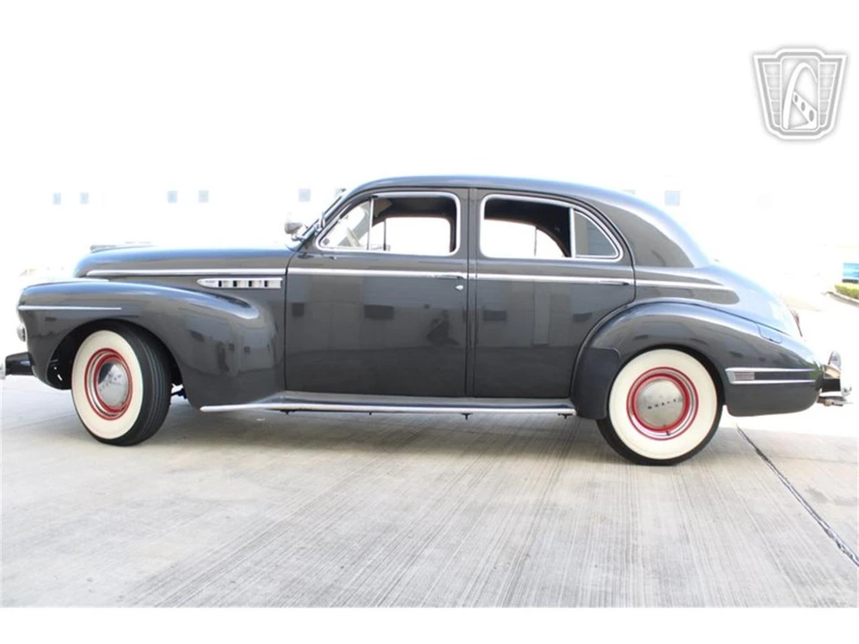1941 Buick Super - Image 2 of 31