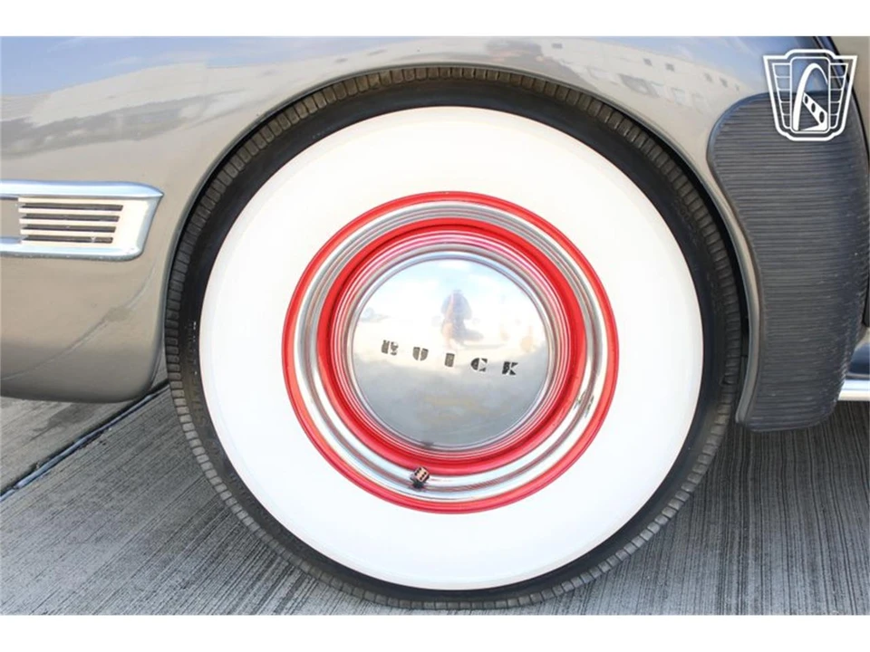1941 Buick Super - Image 9 of 31