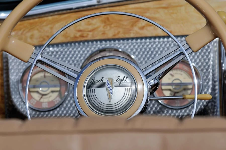1941 Buick Super - Image 9 of 12