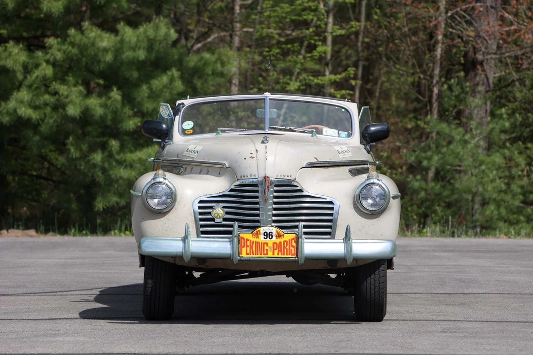 1941 Buick Super - Image 2 of 31