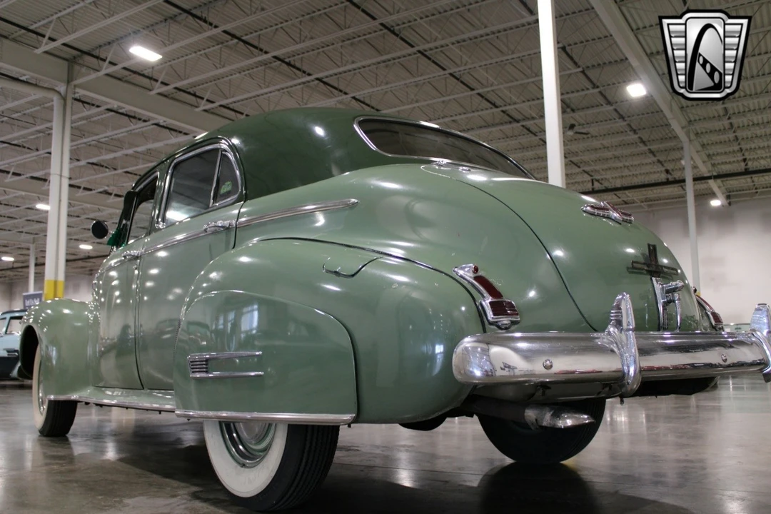 1941 Buick Super - Image 11 of 12