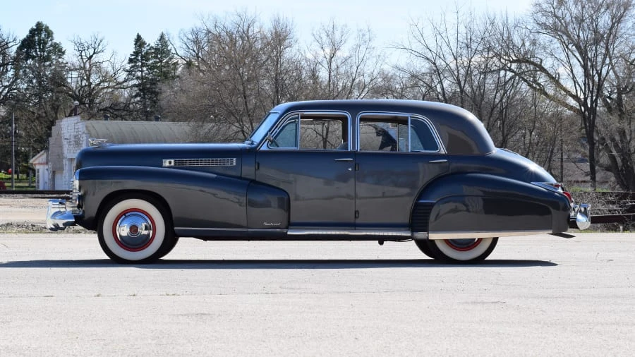 1941 Cadillac Series 60 - Image 2 of 19
