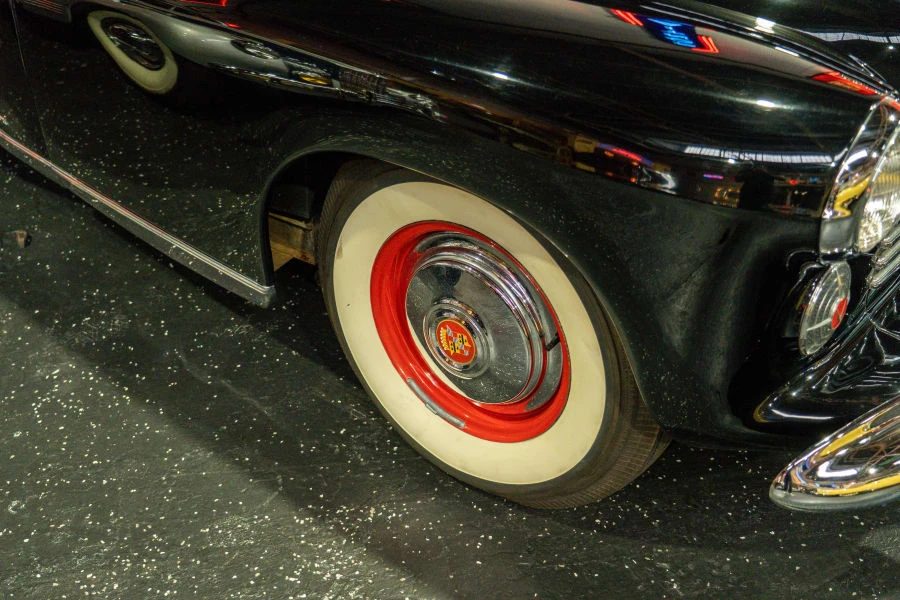 1941 Cadillac Series 60 - Image 5 of 19