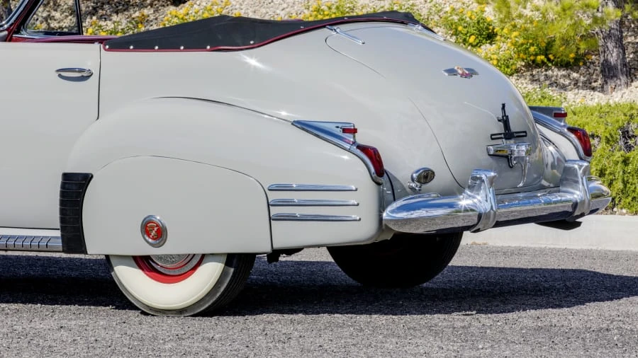 1941 Cadillac Series 61 - Image 18 of 20