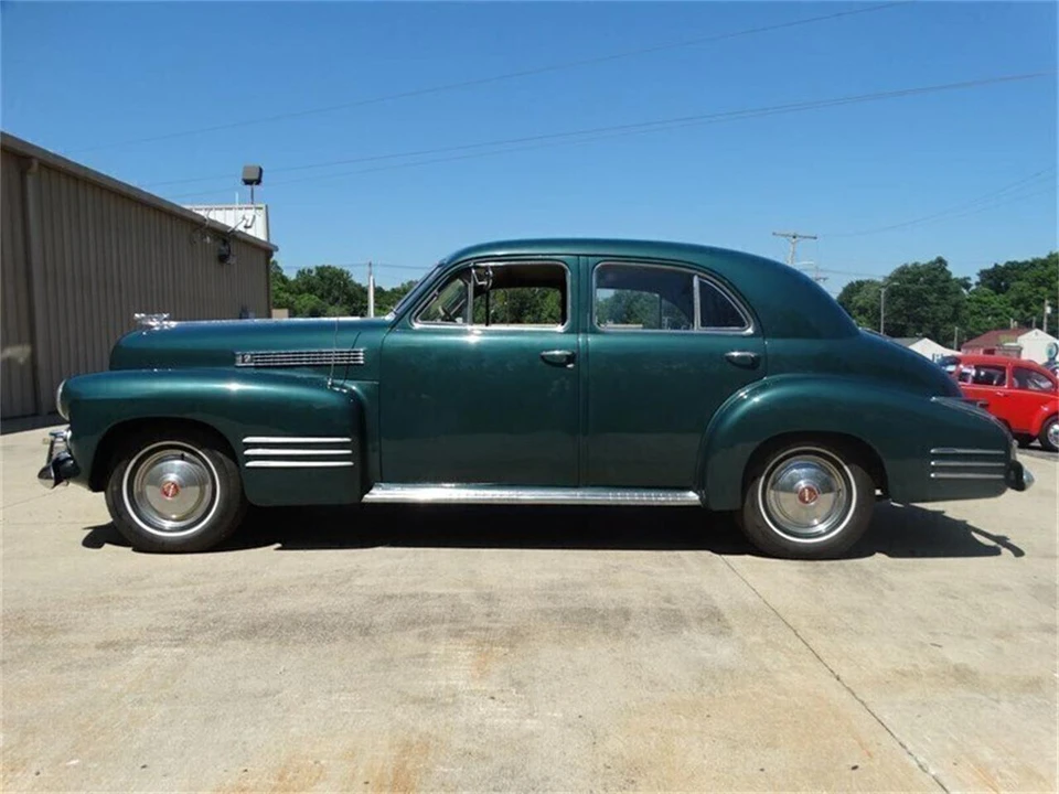 1941 Cadillac Series 62 1st Gen - Image 2 of 31