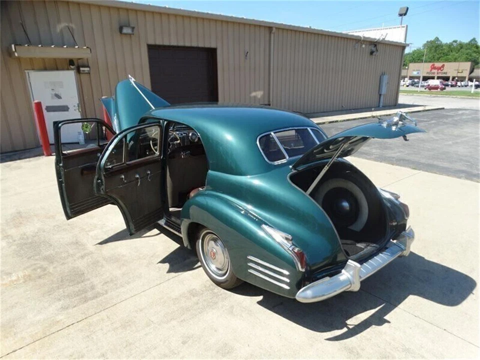 1941 Cadillac Series 62 1st Gen - Image 20 of 31