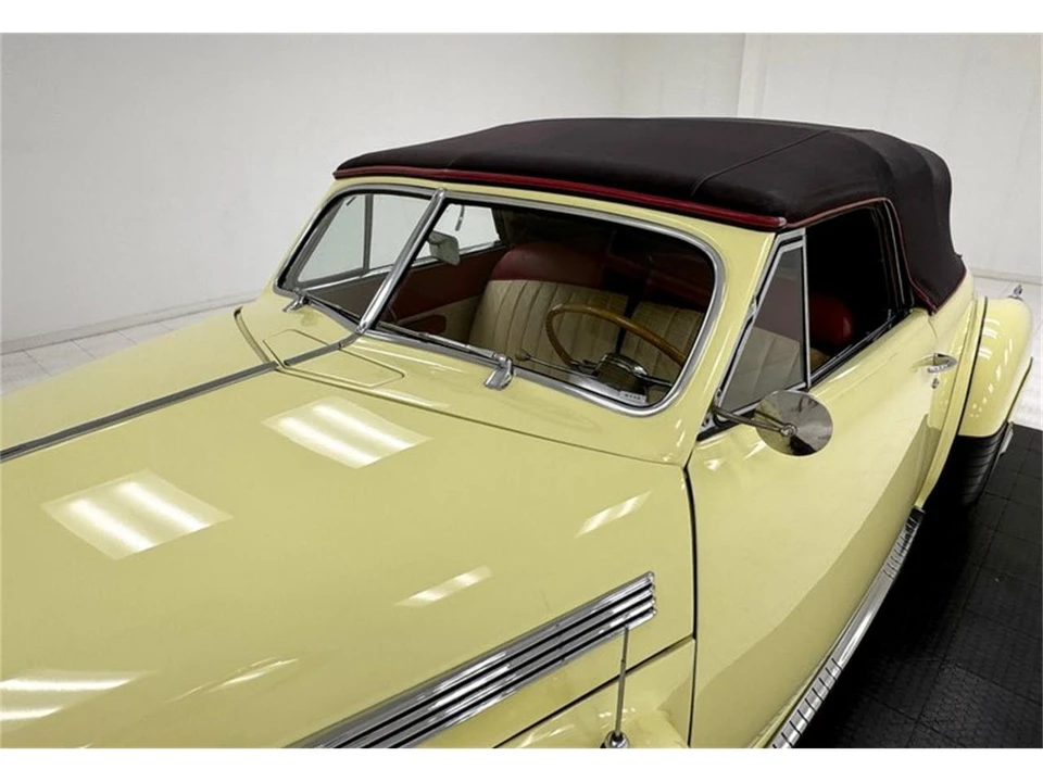 1941 Cadillac Series 62 1st Gen - Image 19 of 31