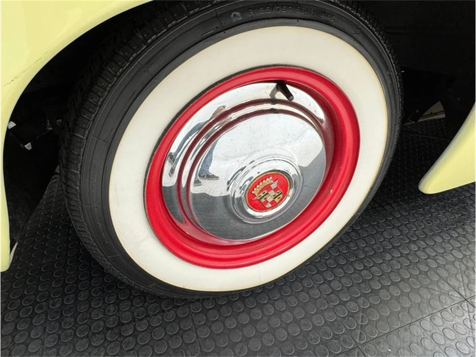 1941 Cadillac Series 62 1st Gen - Image 16 of 31