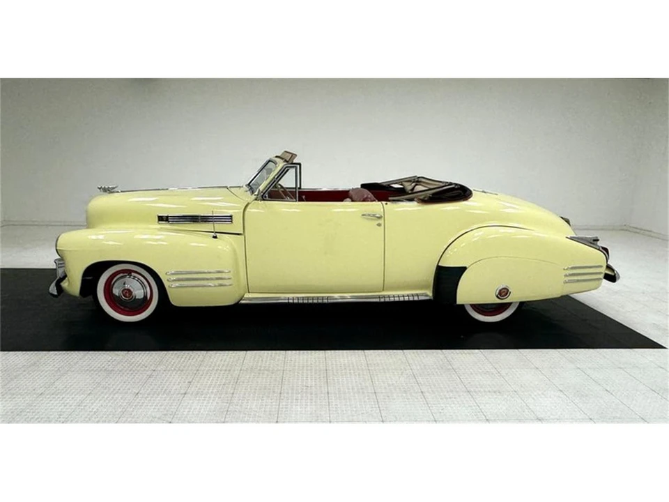 1941 Cadillac Series 62 1st Gen - Image 4 of 31