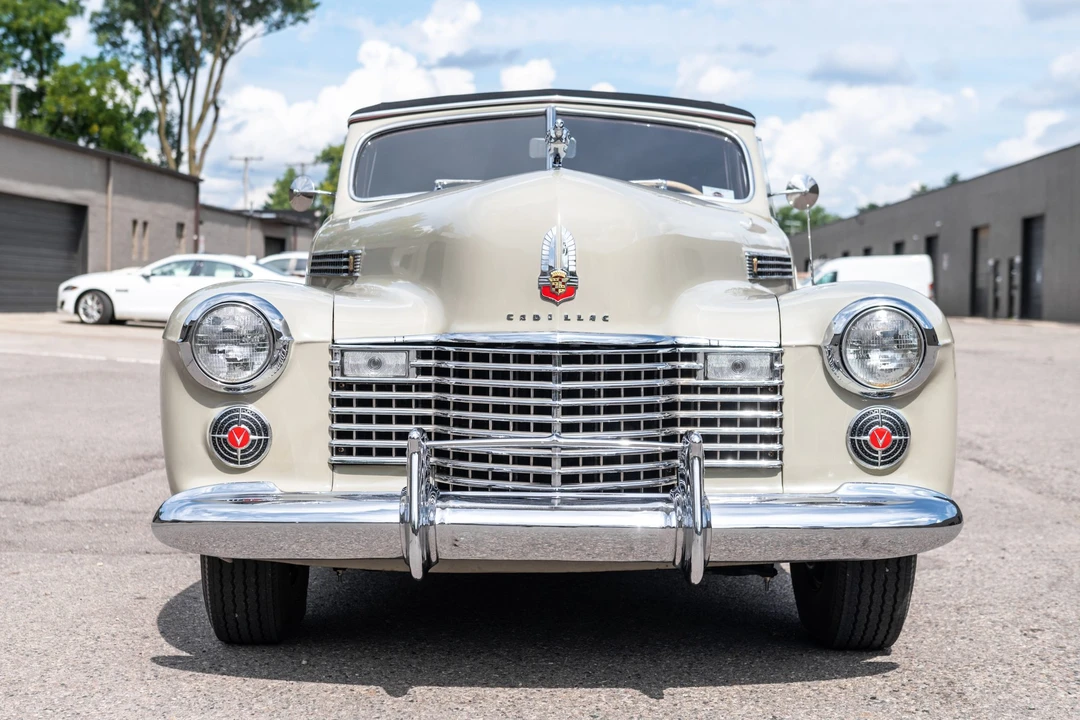 1941 Cadillac Series 62 1st Gen - Image 4 of 31