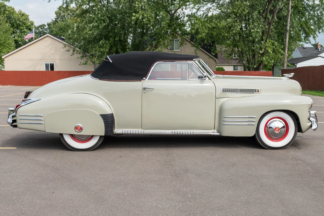 1941 Cadillac Series 62 1st Gen - Image 9 of 31