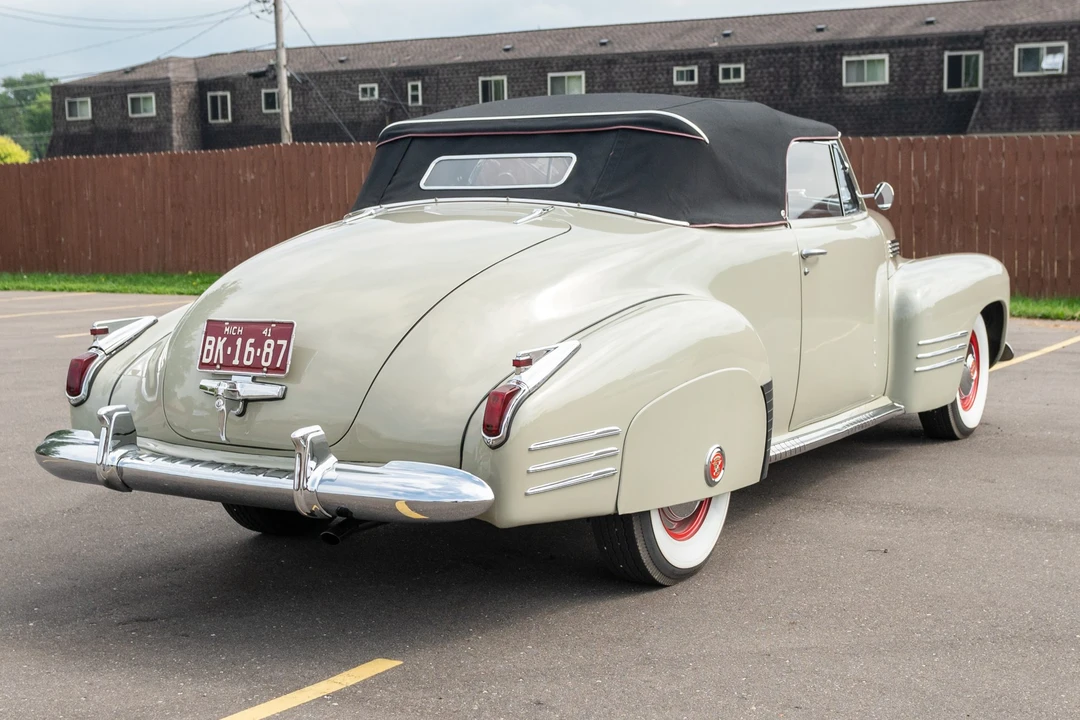1941 Cadillac Series 62 1st Gen - Image 12 of 31
