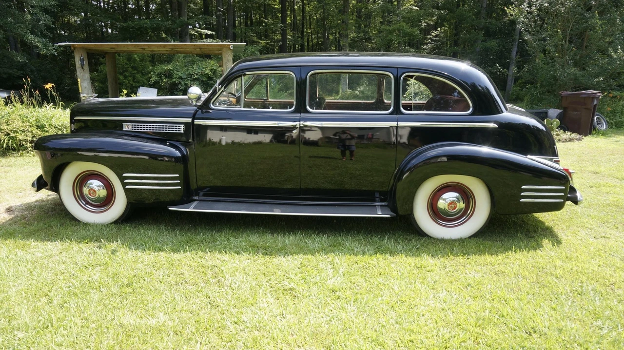 1941 Cadillac Series 70 & 75 - Image 4 of 31