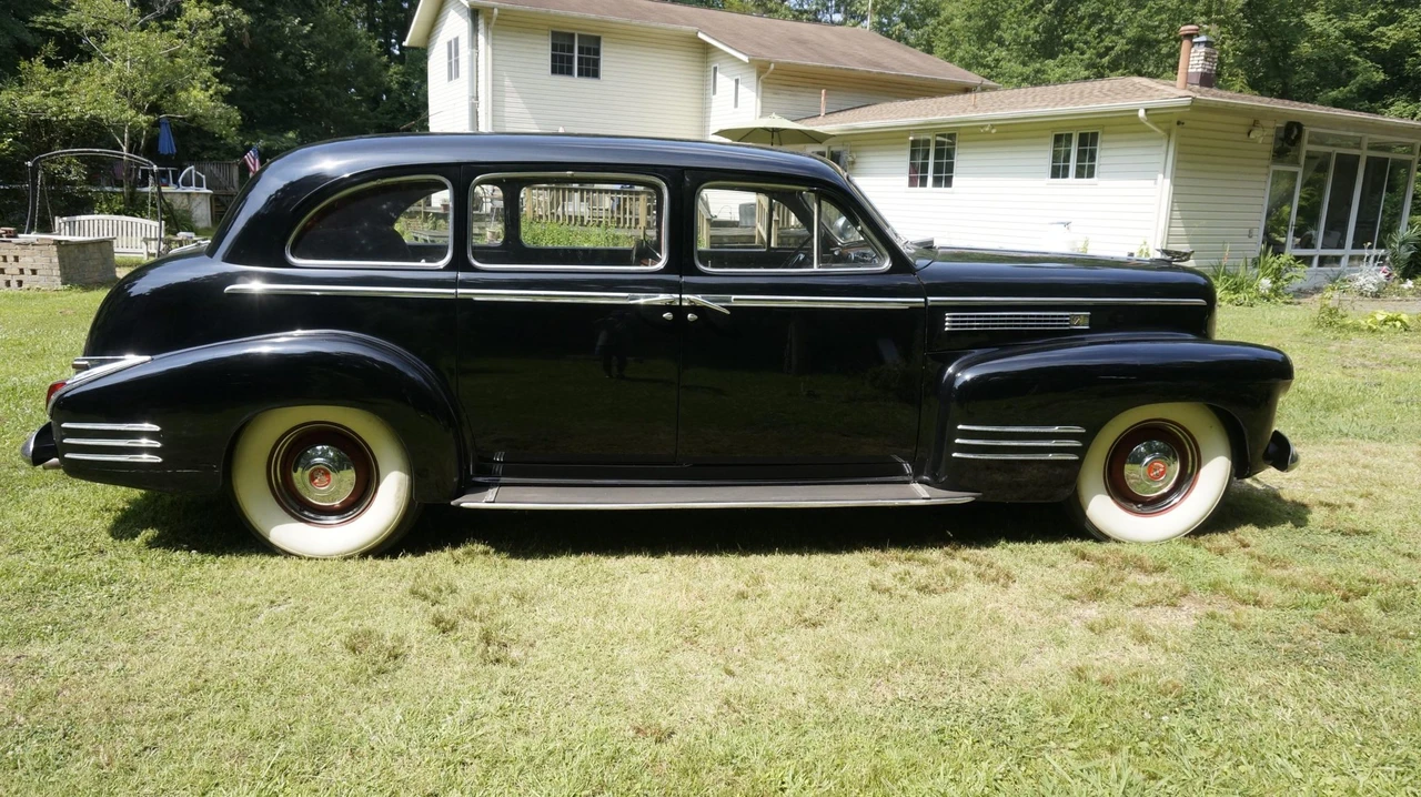 1941 Cadillac Series 70 & 75 - Image 9 of 31