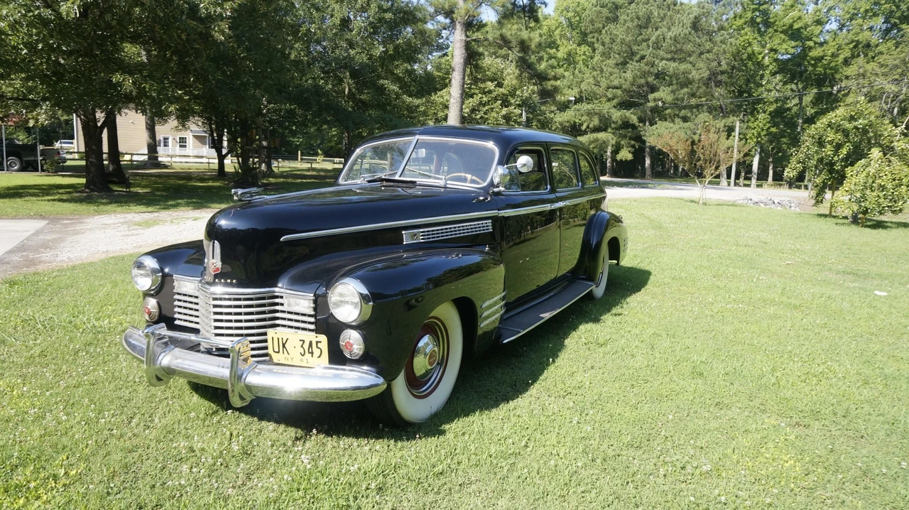 1941 Cadillac Series 70 & 75 - Image 2 of 31