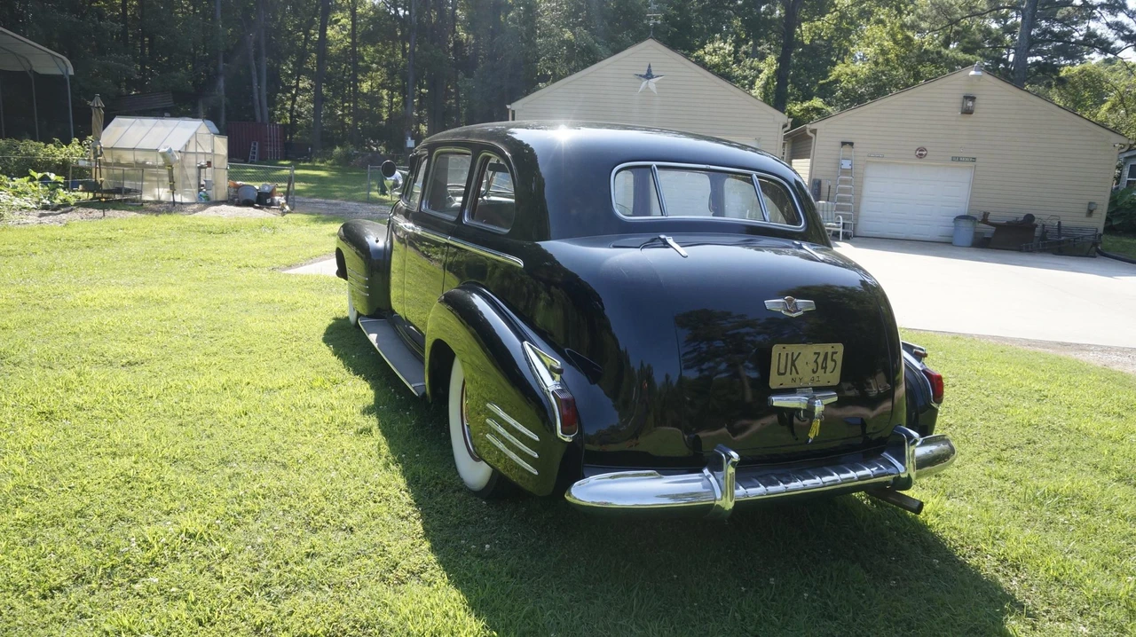 1941 Cadillac Series 70 & 75 - Image 6 of 31