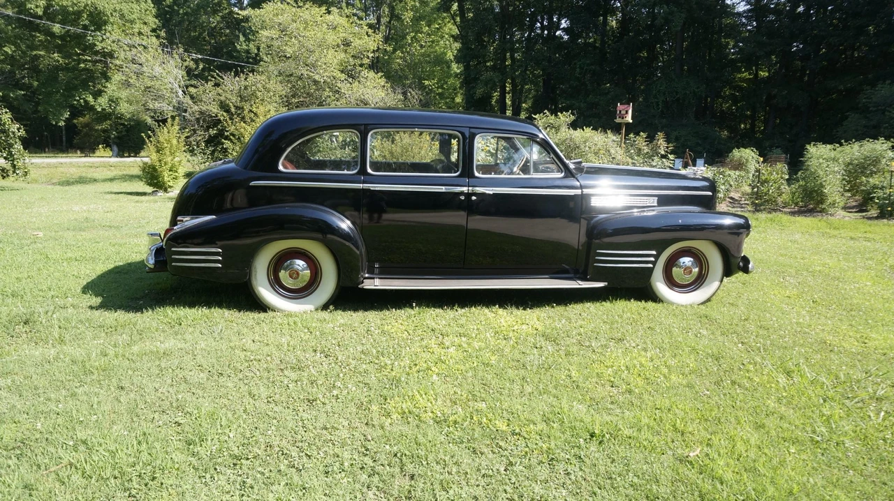 1941 Cadillac Series 70 & 75 - Image 10 of 31
