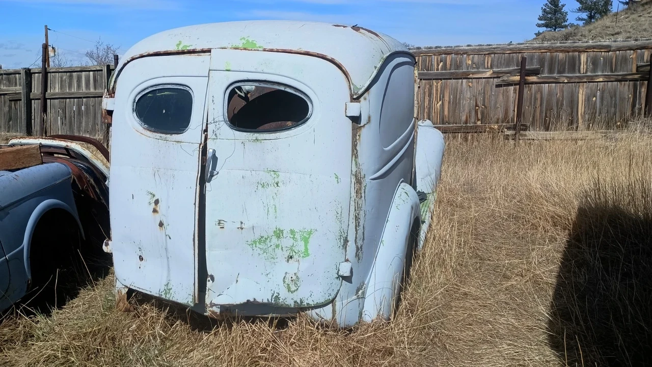 1941 Chevrolet AK Series - Image 3 of 19