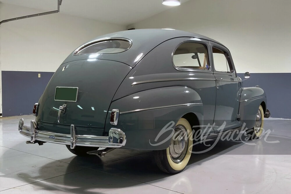 1941 Ford Standard & Deluxe & Super Deluxe - Image 16 of 17