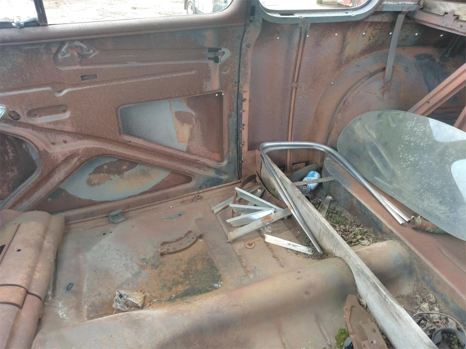 1941 Ford Standard & Deluxe & Super Deluxe - Image 9 of 11