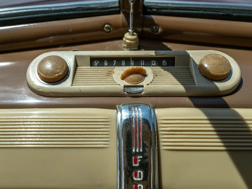 1941 Ford Standard & Deluxe & Super Deluxe - Image 16 of 31