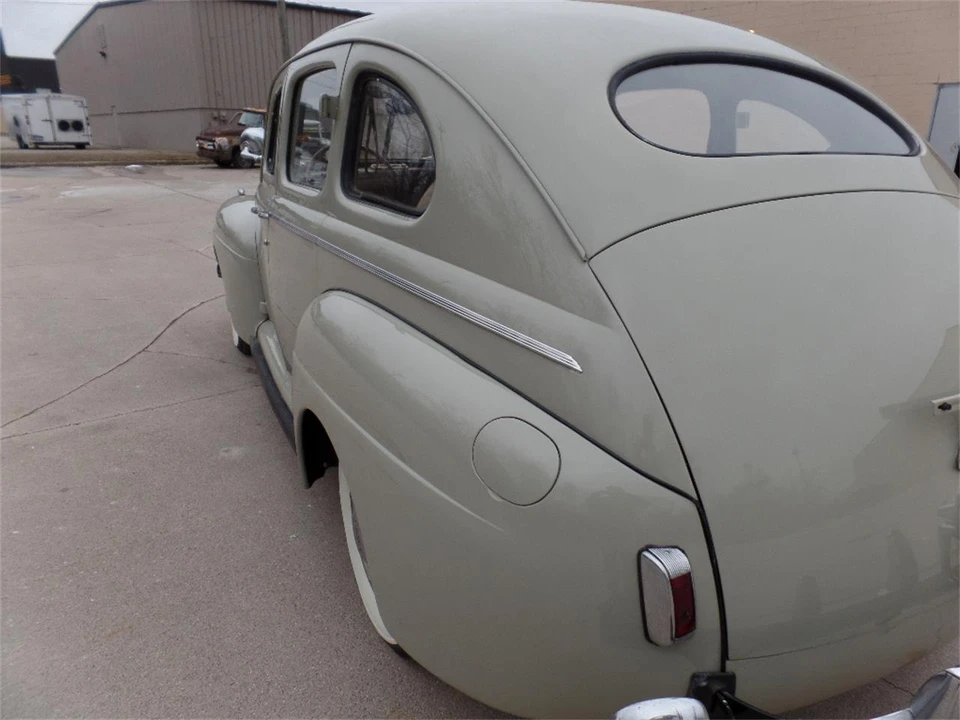 1941 Ford Standard & Deluxe & Super Deluxe - Image 11 of 31