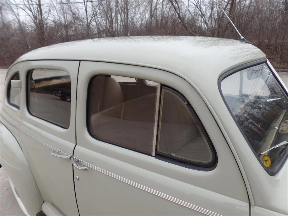 1941 Ford Standard & Deluxe & Super Deluxe - Image 17 of 31