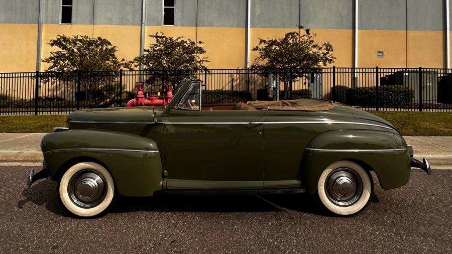 1941 Ford Standard & Deluxe & Super Deluxe - Image 2 of 16